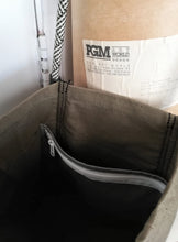 Afbeelding in Gallery-weergave laden, Boodschappentas Recycled Military Canvas
