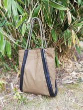 Afbeelding in Gallery-weergave laden, Boodschappentas Recycled Military Canvas